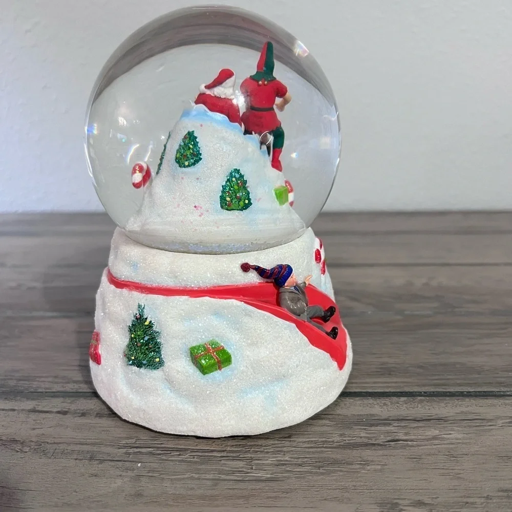 Hallmark Vintage 2006 A Christmas Story Snow Globe 